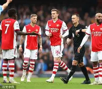 明日英超前瞻：库里伤情更新，山东泰山冲击连败纪录的简单介绍