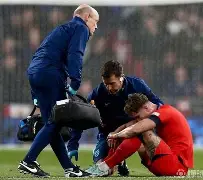 明日英超前瞻：库里伤情更新，山东泰山冲击连败纪录的简单介绍